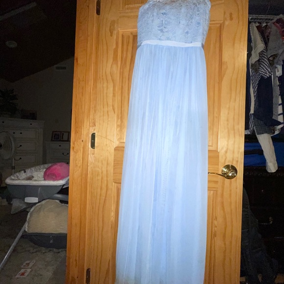 Baby blue David’s bridal gown, size 2 - Picture 3 of 3
